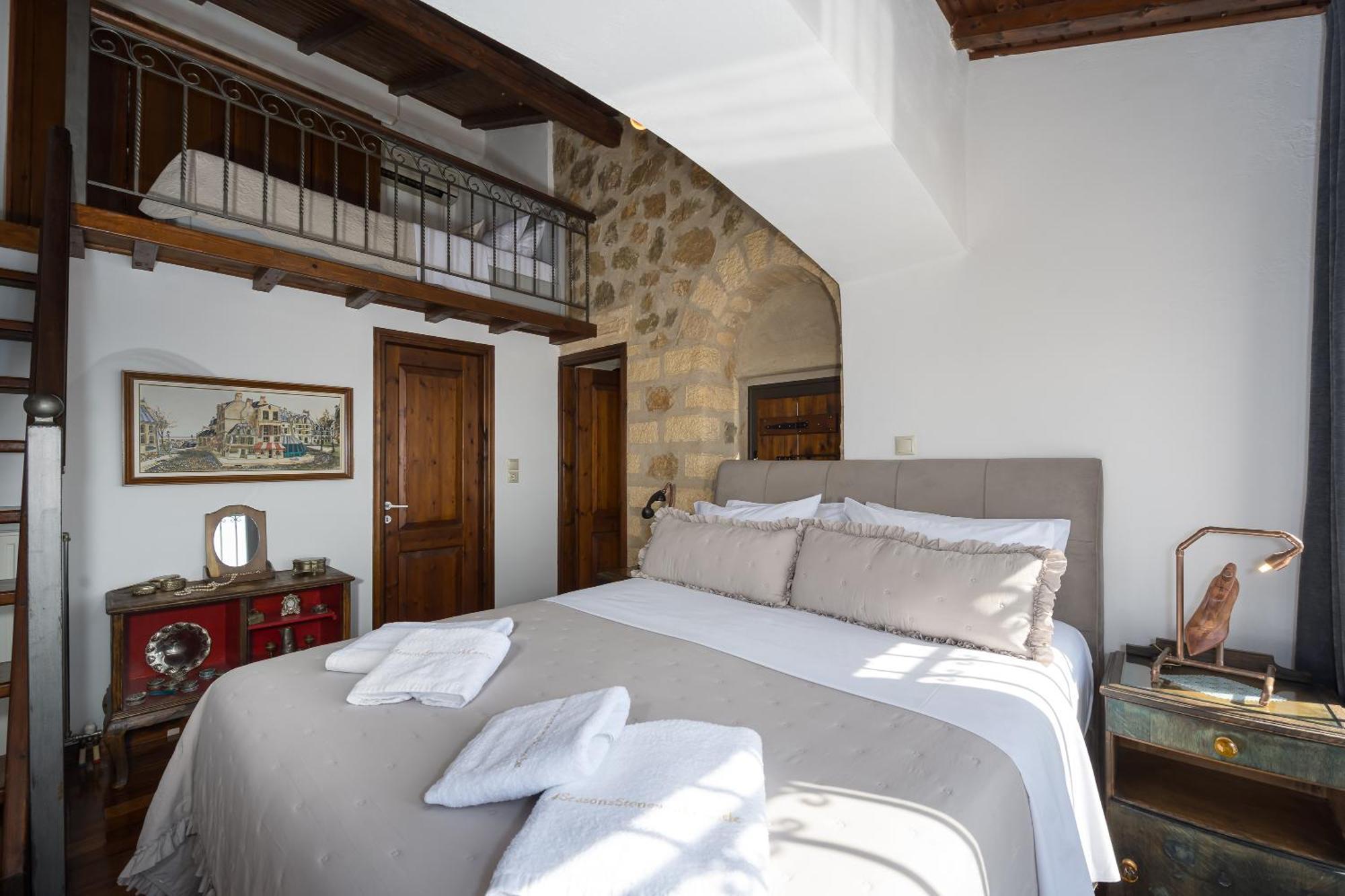 Four Seasons Stonework Castle Villa Lagonisi Exterior photo